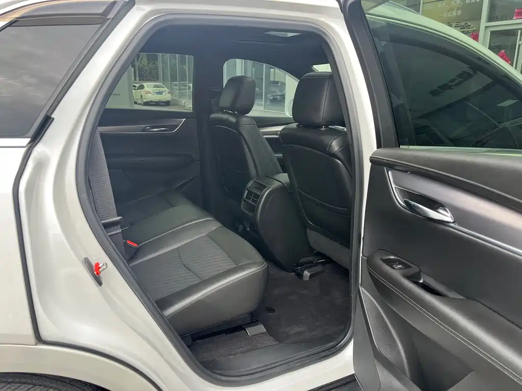 Cadillac XT5 2020 — фото 15