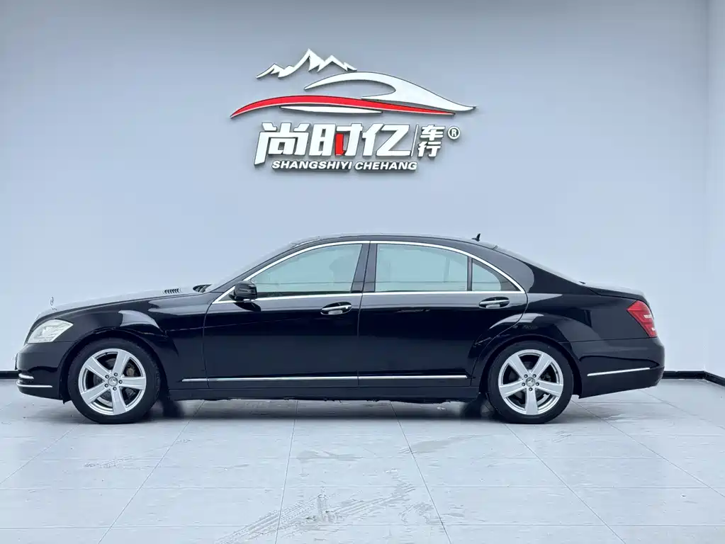 Mercedes-Benz S-Class 2012