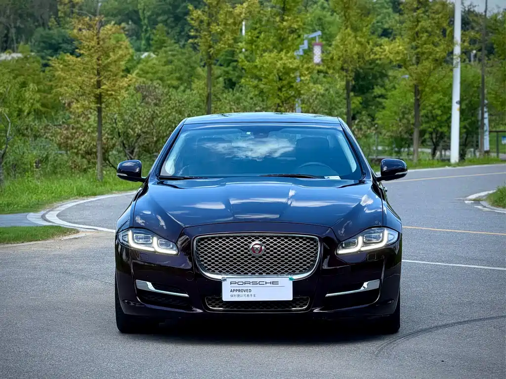 Jaguar XJ 2017 — фото 2