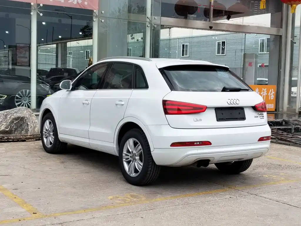 Audi Q3 2014 — фото 11