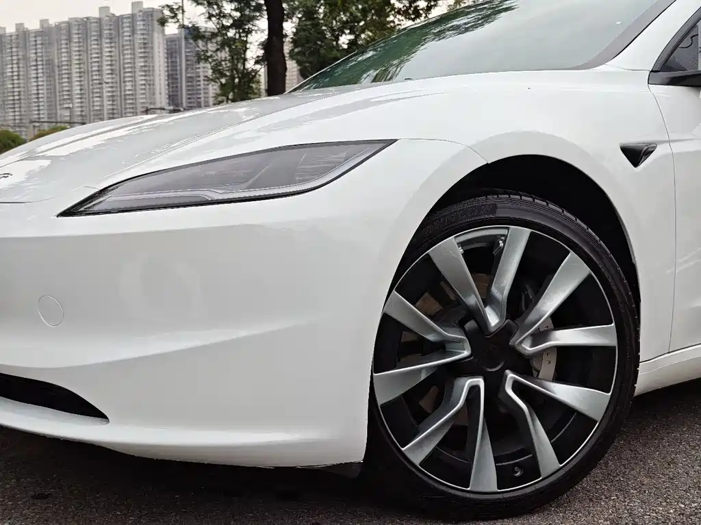 Tesla Model 3 2023 — фото 3