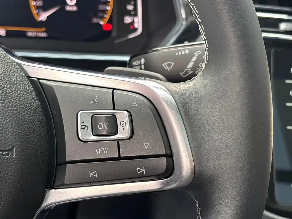 Volkswagen Tiguan L 2021 — фото 15
