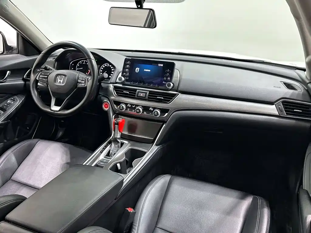 Honda Accord 2020 — фото 13