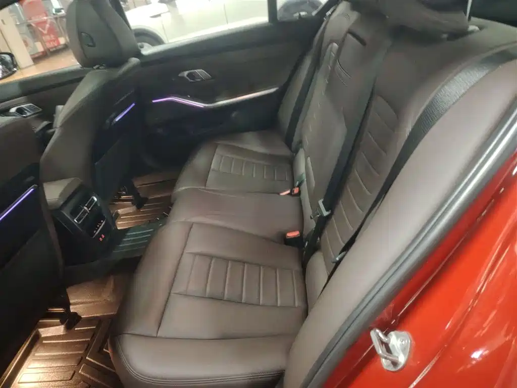BMW 3 Series 2019 — фото 17