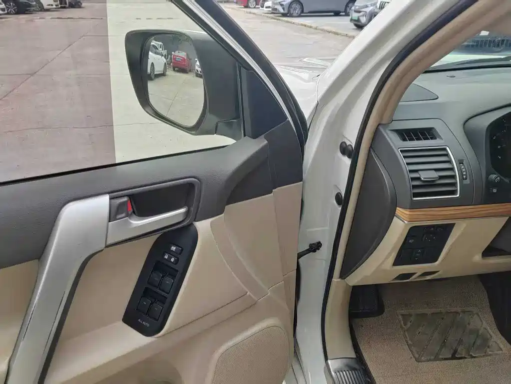Toyota Prado 2017 — фото 14