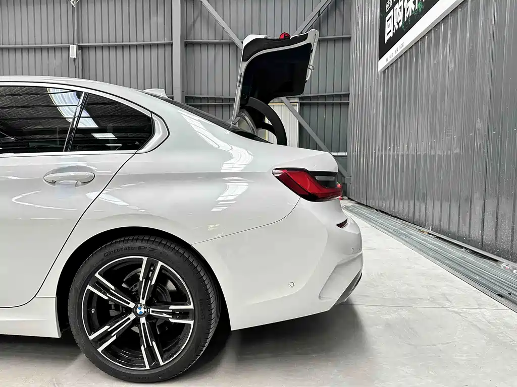BMW 3 Series 2022 — фото 28