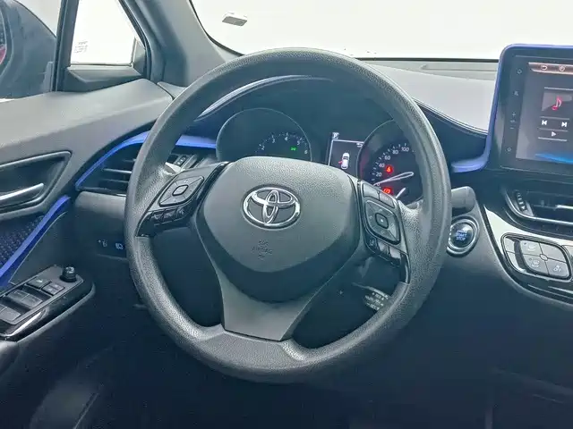 Toyota C-HR 2021 — фото 11