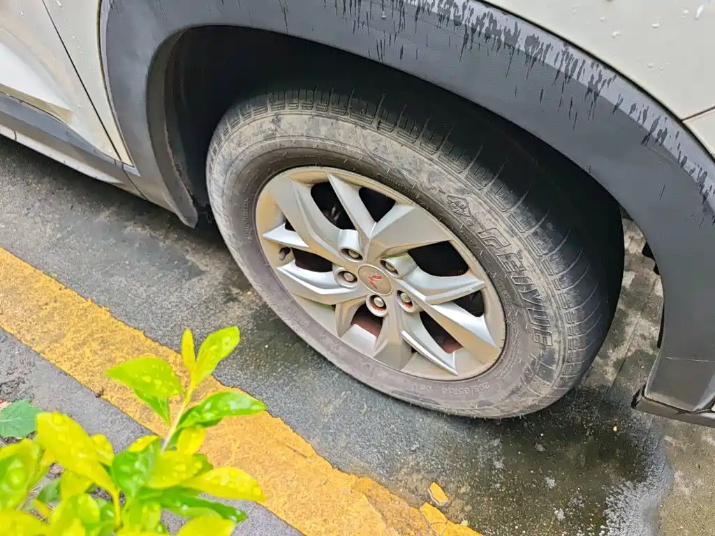 Wuling Hongguang S3 2018 — фото 24