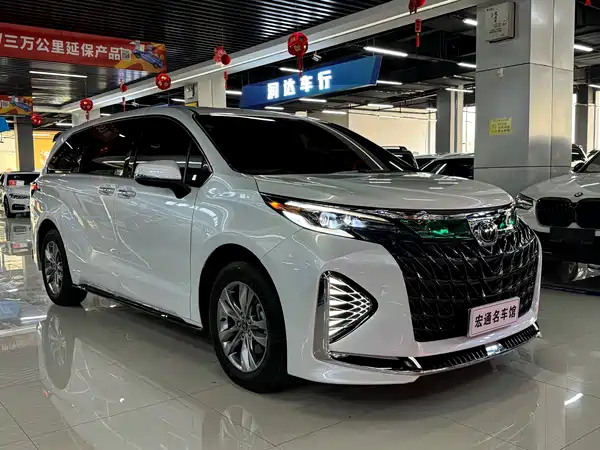 Toyota Sienna 2025