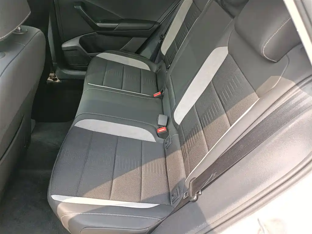 Volkswagen T-Roc 2020 — фото 13