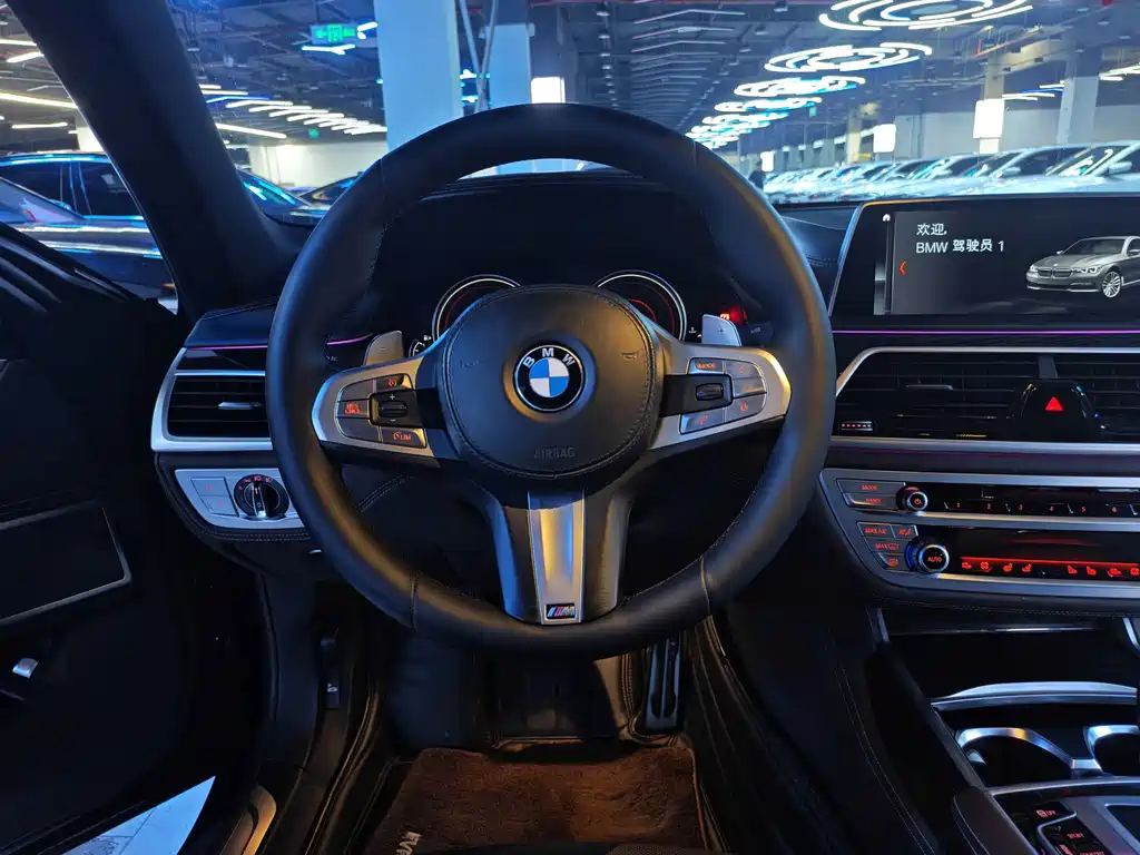BMW 7 Series 2019 — фото 8