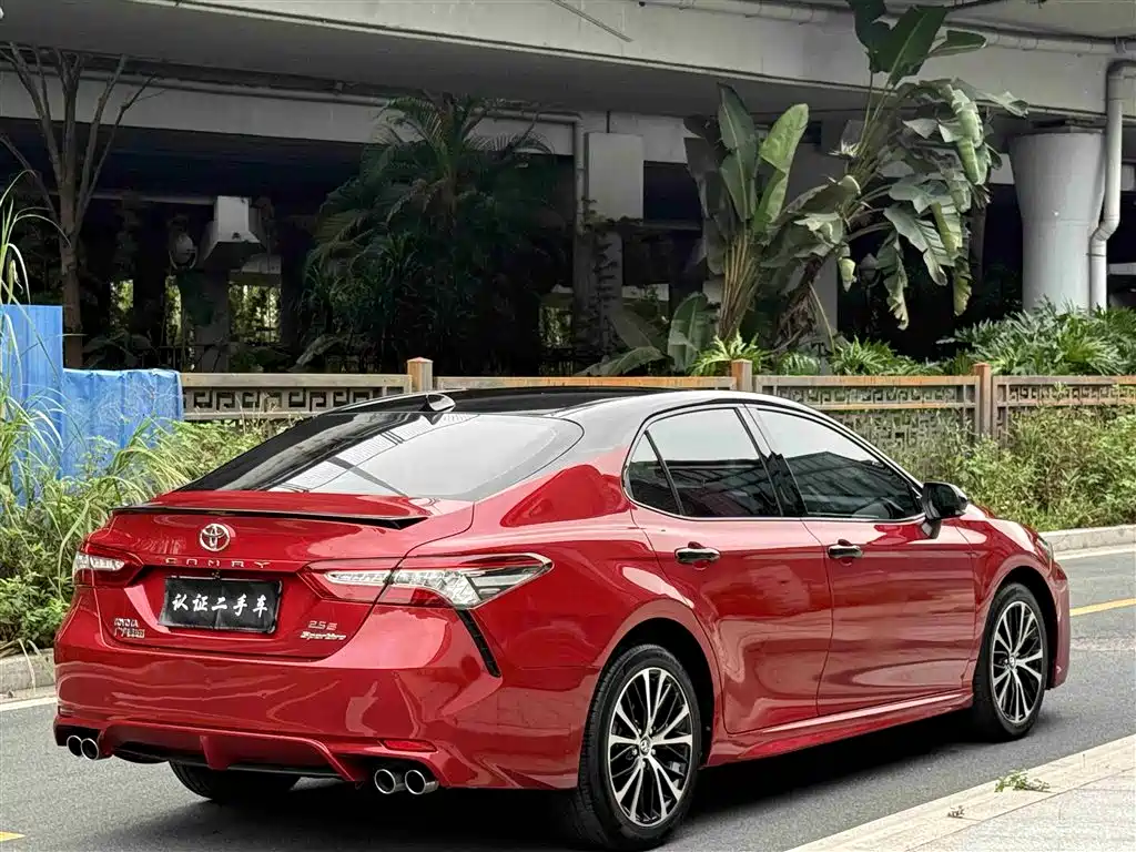 Toyota Camry 2018 — фото 4