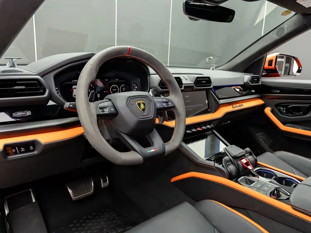 Lamborghini Urus SE 2025 — фото 11