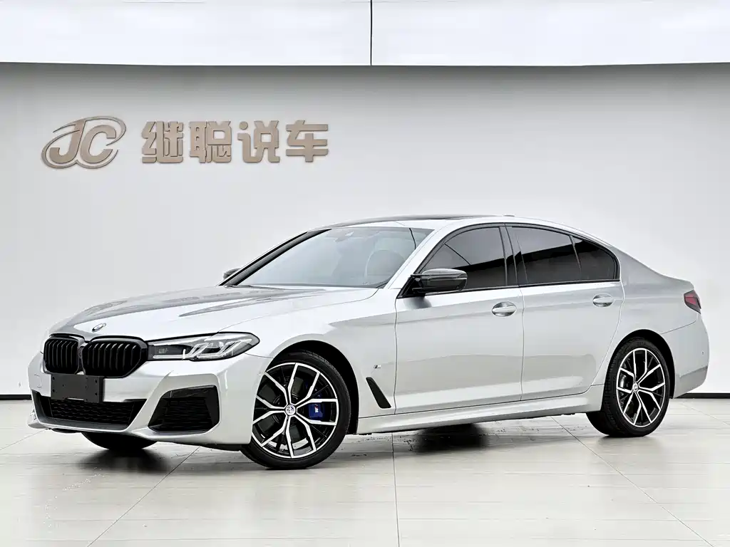 BMW 5 Series 2023 — фото 1