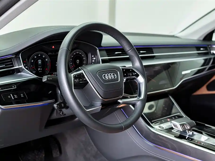 Audi A8 2025 — фото 20