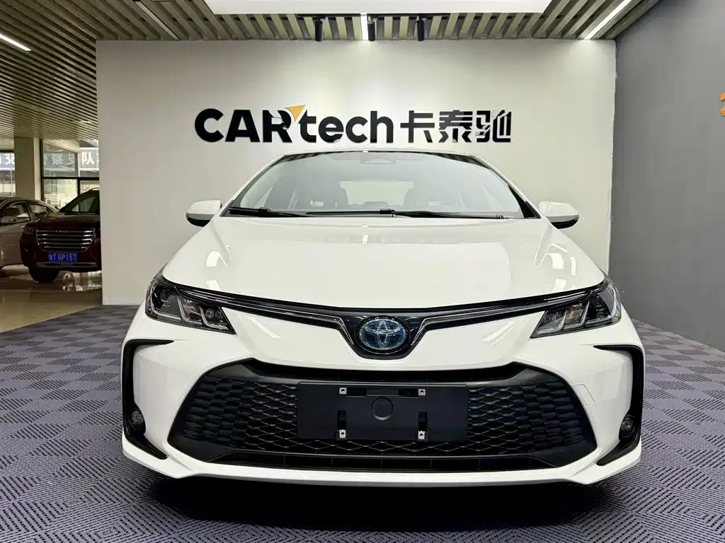 Toyota Corolla 2025 — фото 2
