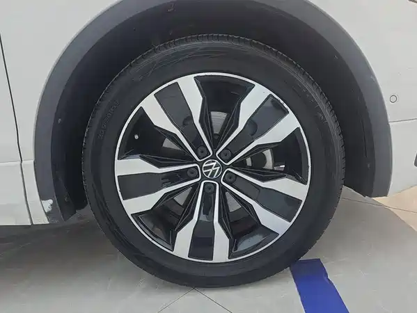 Volkswagen Tiguan L 2022