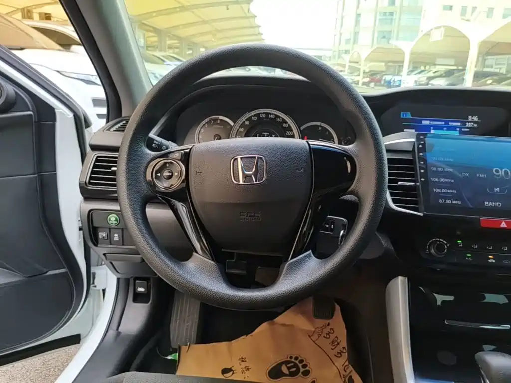 Honda Accord 2018 — фото 11