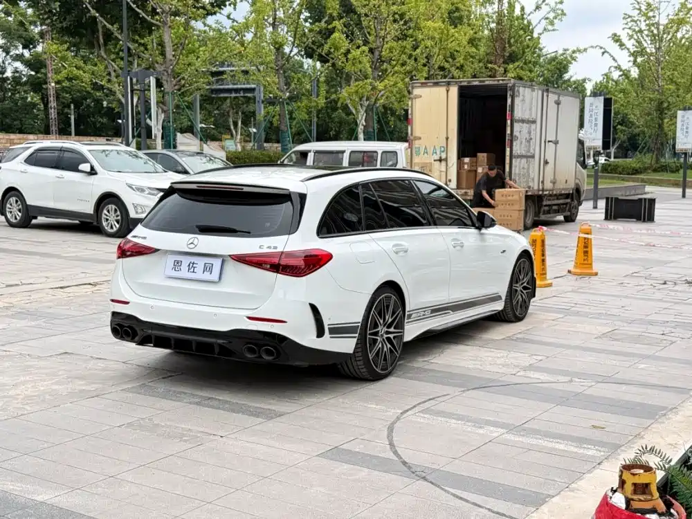 Mercedes-Benz C-Class AMG 2025 — фото 21