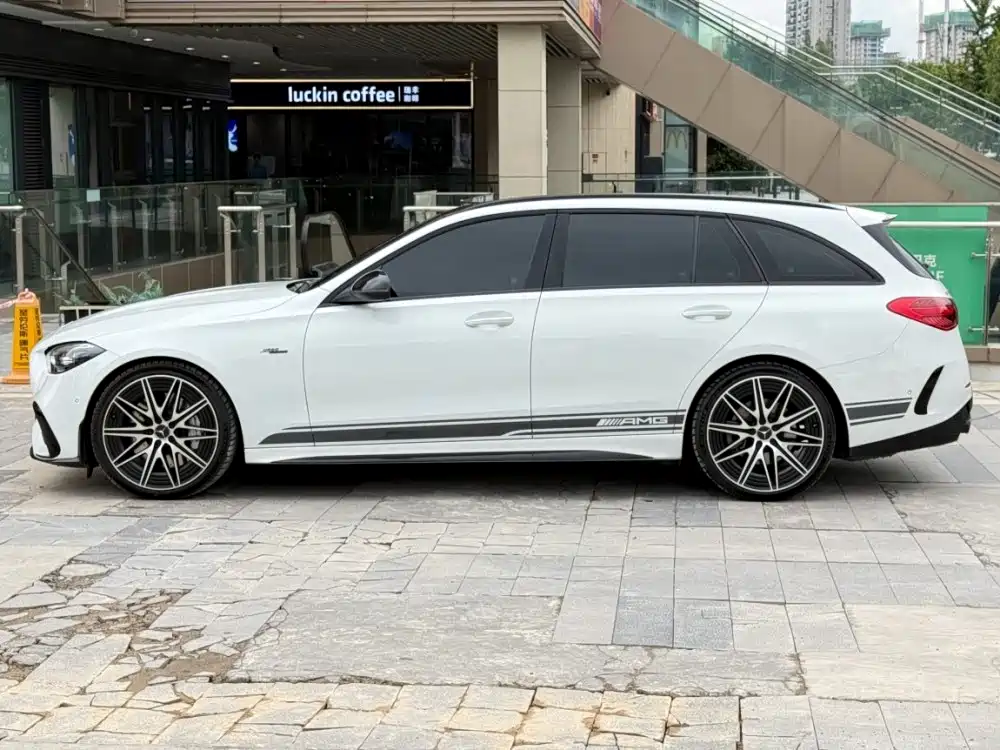 Mercedes-Benz C-Class AMG 2025 — фото 20