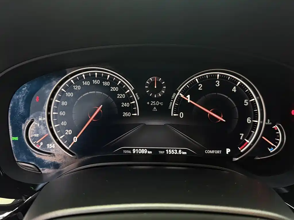 BMW 5 Series 2018 — фото 12