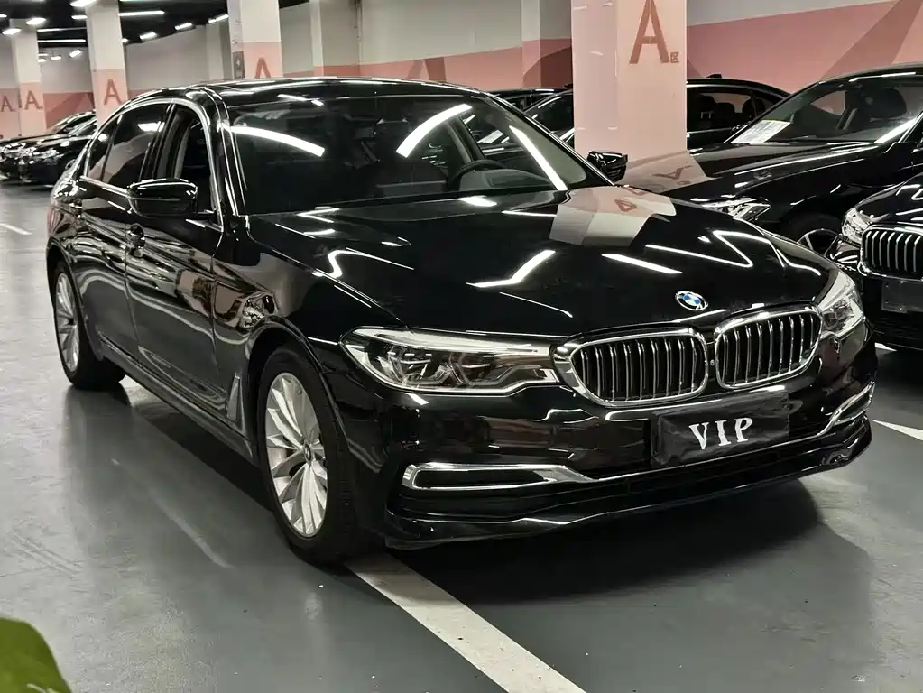 BMW 5 Series 2019 — фото 3