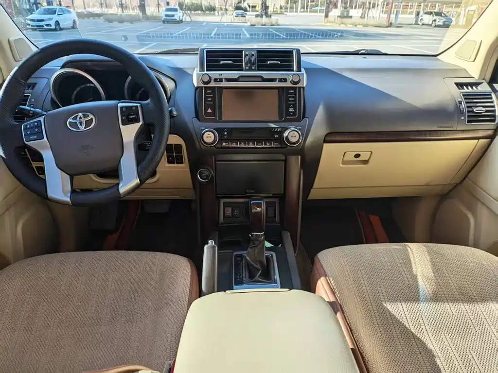 Toyota Prado 2015 — фото 4