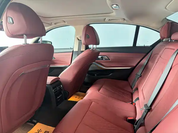 BMW i3 2024