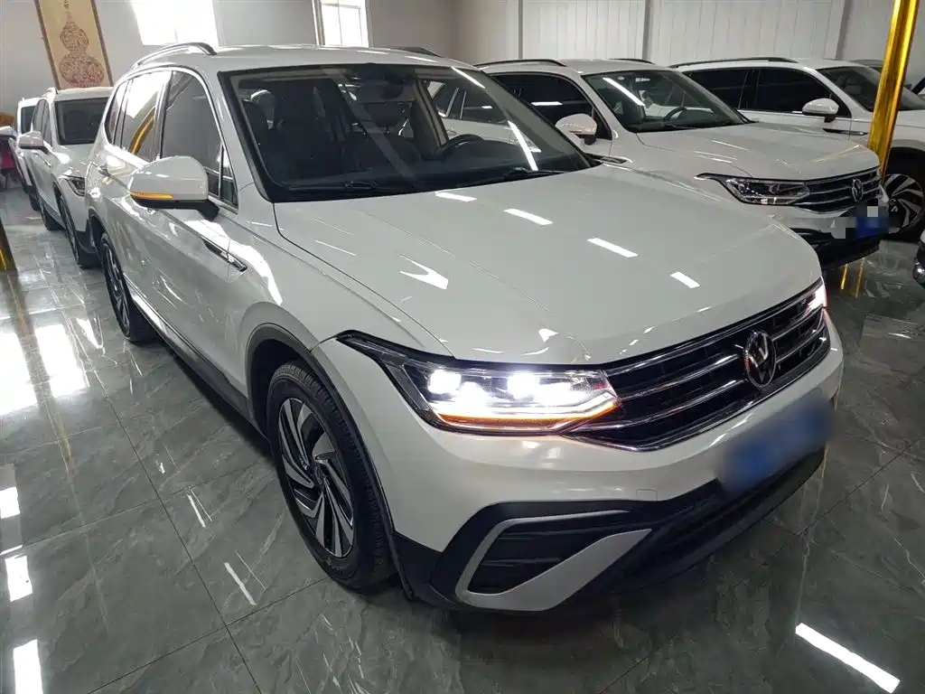 Volkswagen Tiguan L 2022 — фото 4