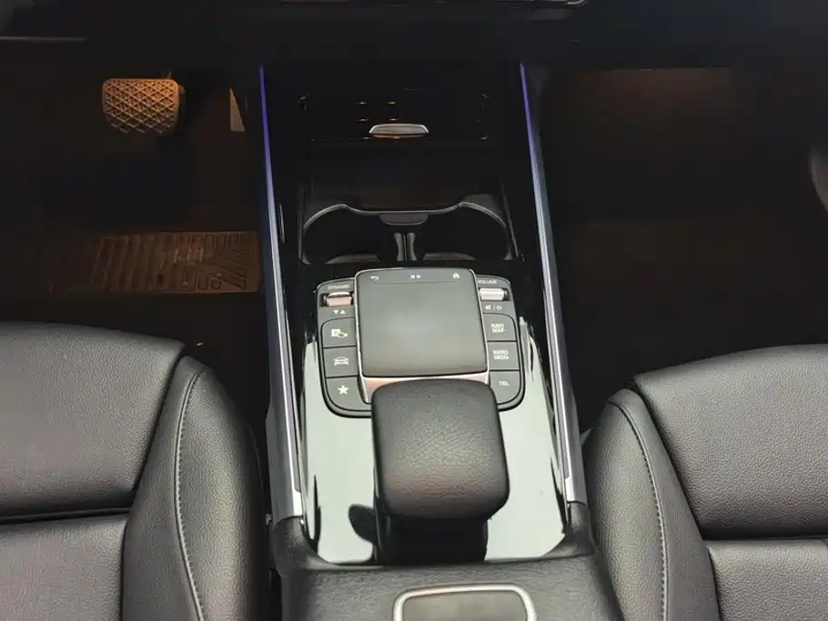 Mercedes-Benz GLB 2021 — фото 16