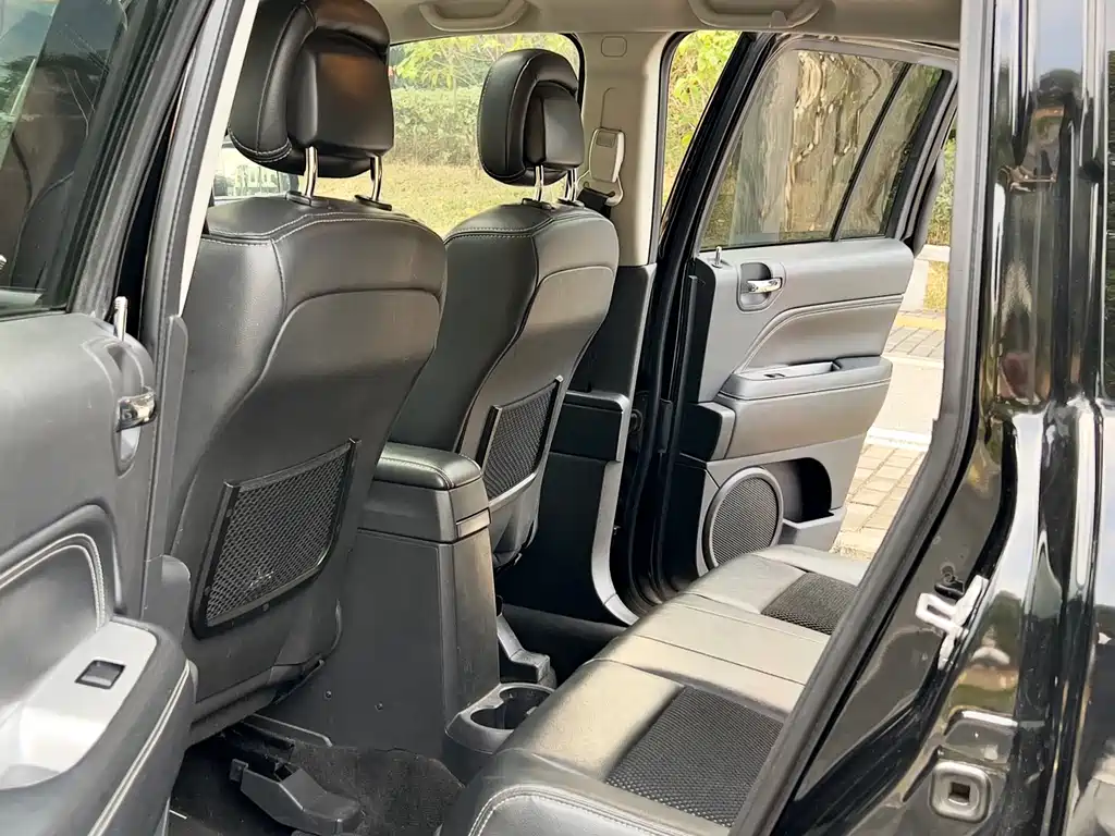 Jeep Compass 2014 — фото 15