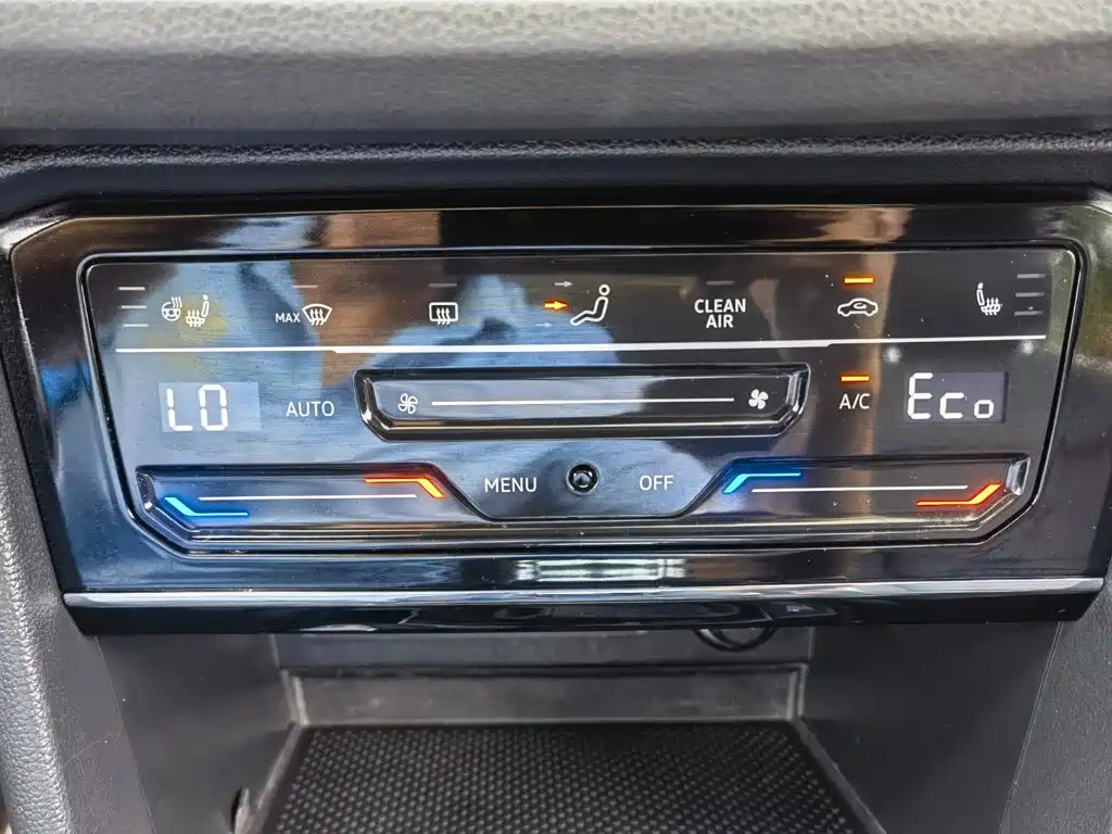 Volkswagen Tiguan L Plug-In Hybrid 2021 — фото 15