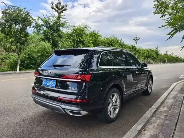 Audi Q7 2021