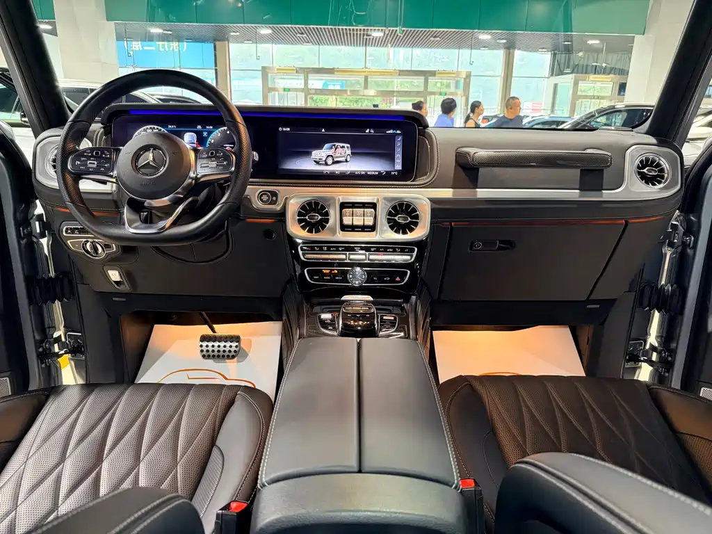Mercedes-Benz G-Class 2023 — фото 10
