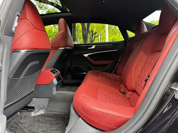 Audi A7L 2023