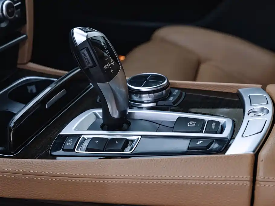 BMW 7 Series 2013 — фото 14