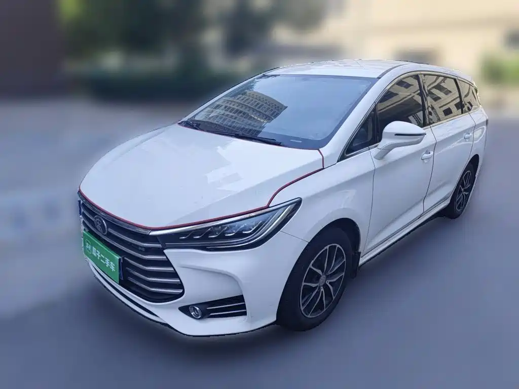 BYD MAX 2018