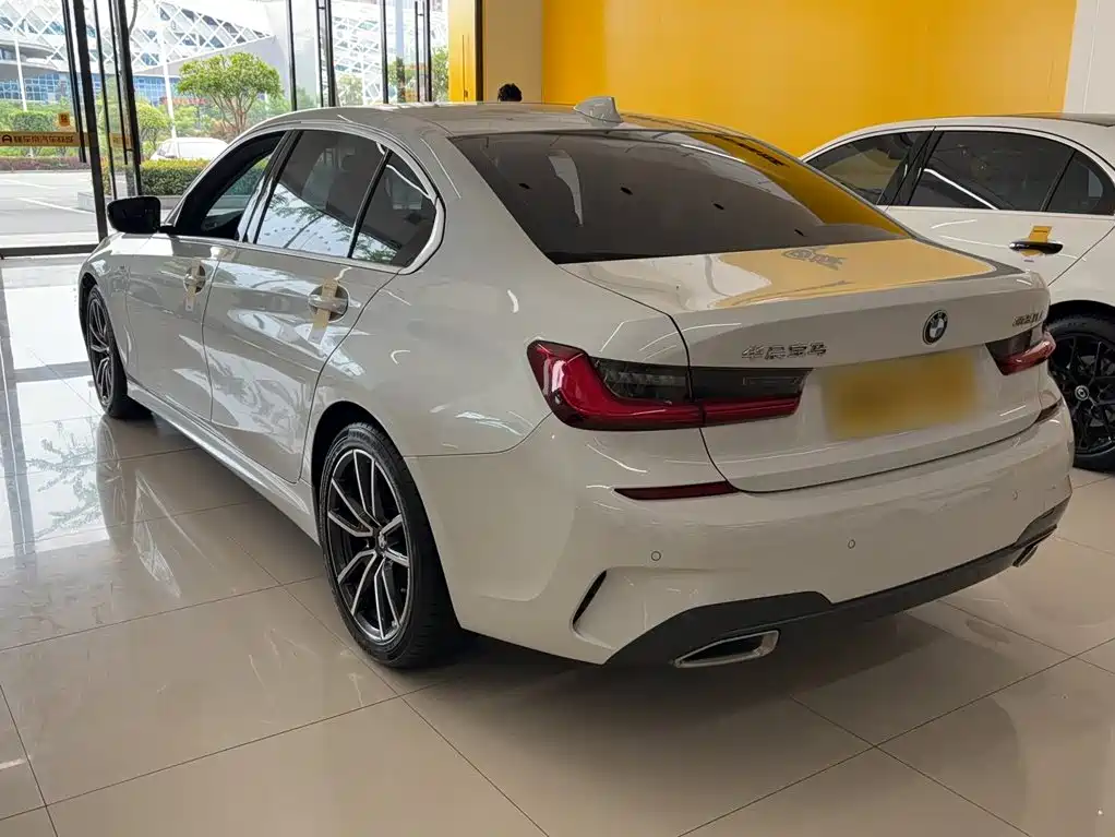 BMW 3 Series 2021 — фото 13
