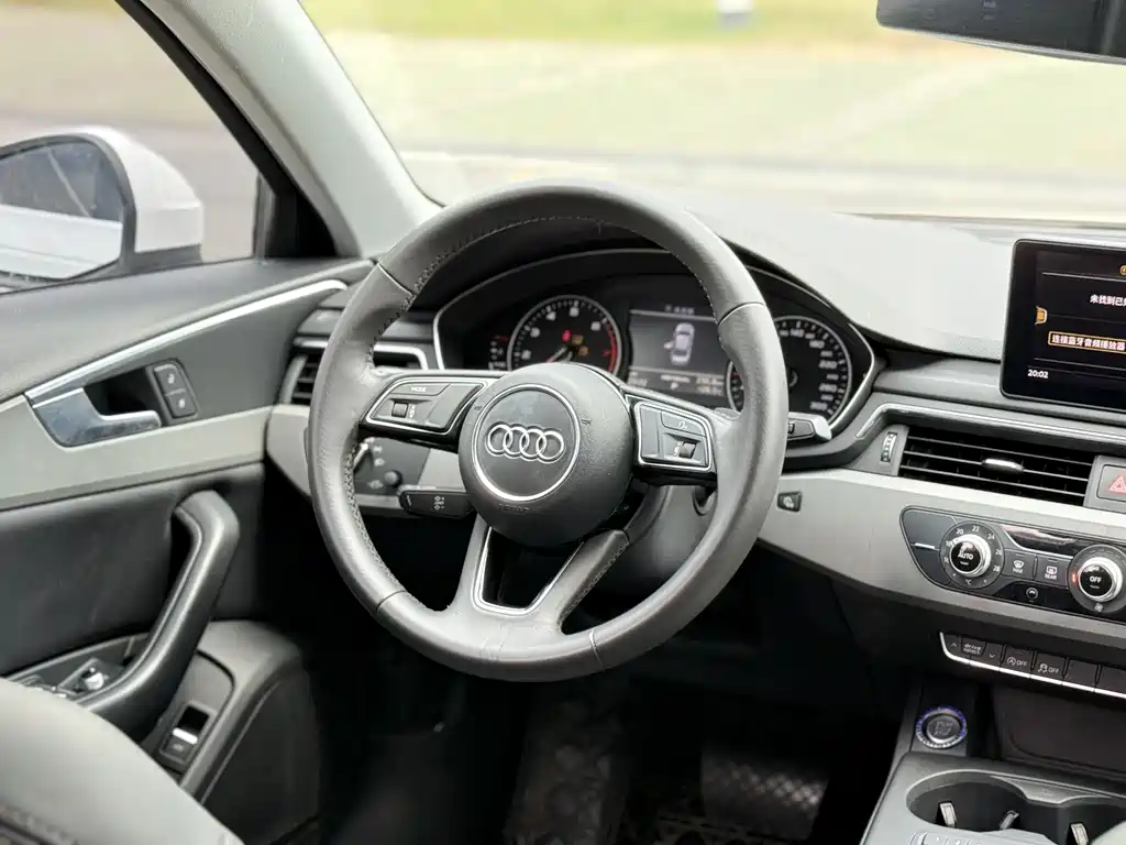 Audi A4L 2017 — фото 10