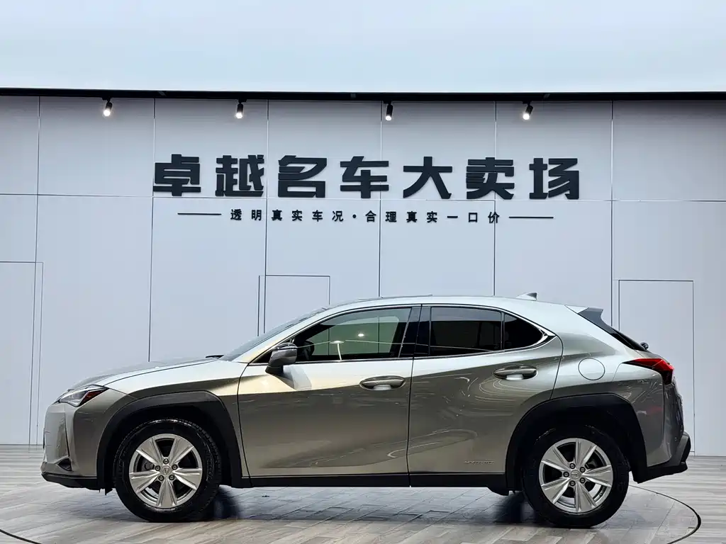 Lexus UX 2021 — фото 4