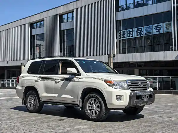 Toyota Land Cruiser 2013