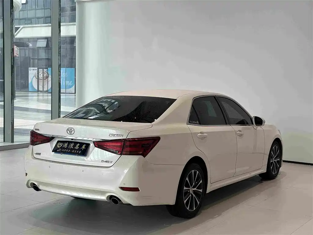 Toyota Crown 2019 — фото 6