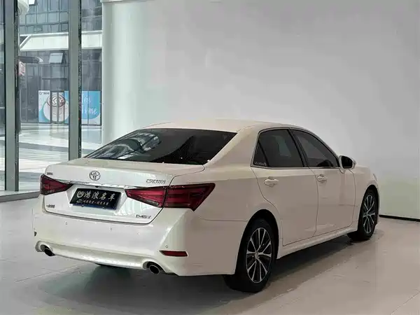 Toyota Crown 2019
