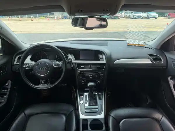 Audi A4L 2016