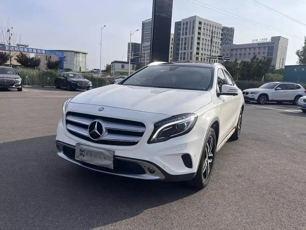 Mercedes-Benz GLA 2016