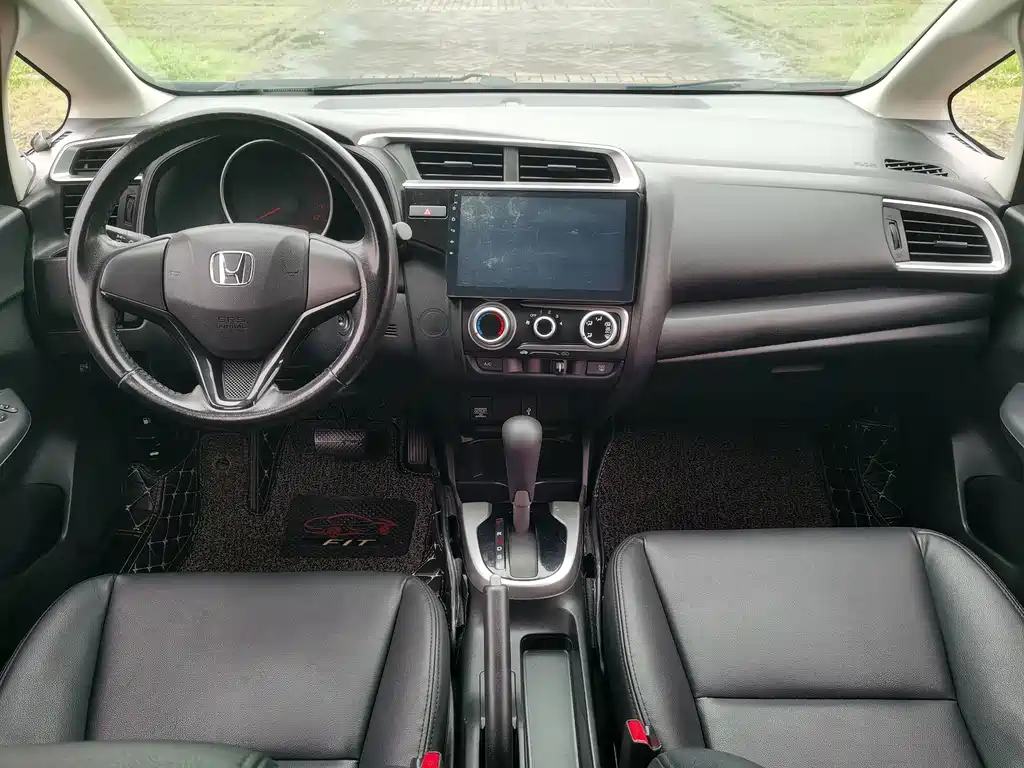 Honda Fit 2018 — фото 8