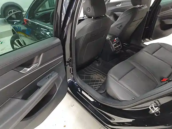 Volkswagen Passat 2025