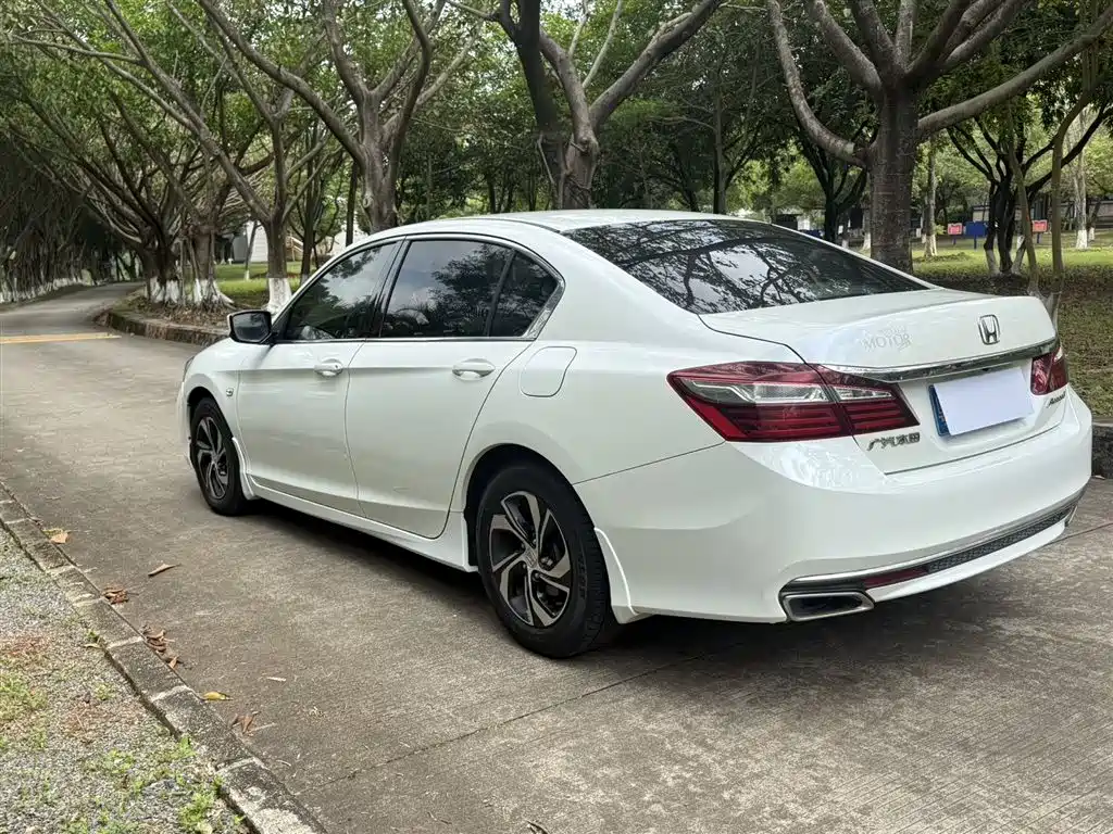 Honda Accord 2016 — фото 7