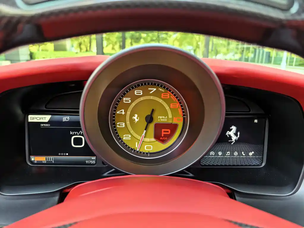 Ferrari F8 2021 — фото 20