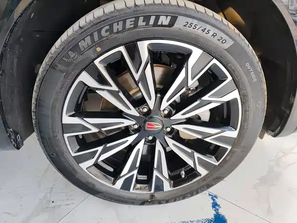 Hongqi HS5 2023